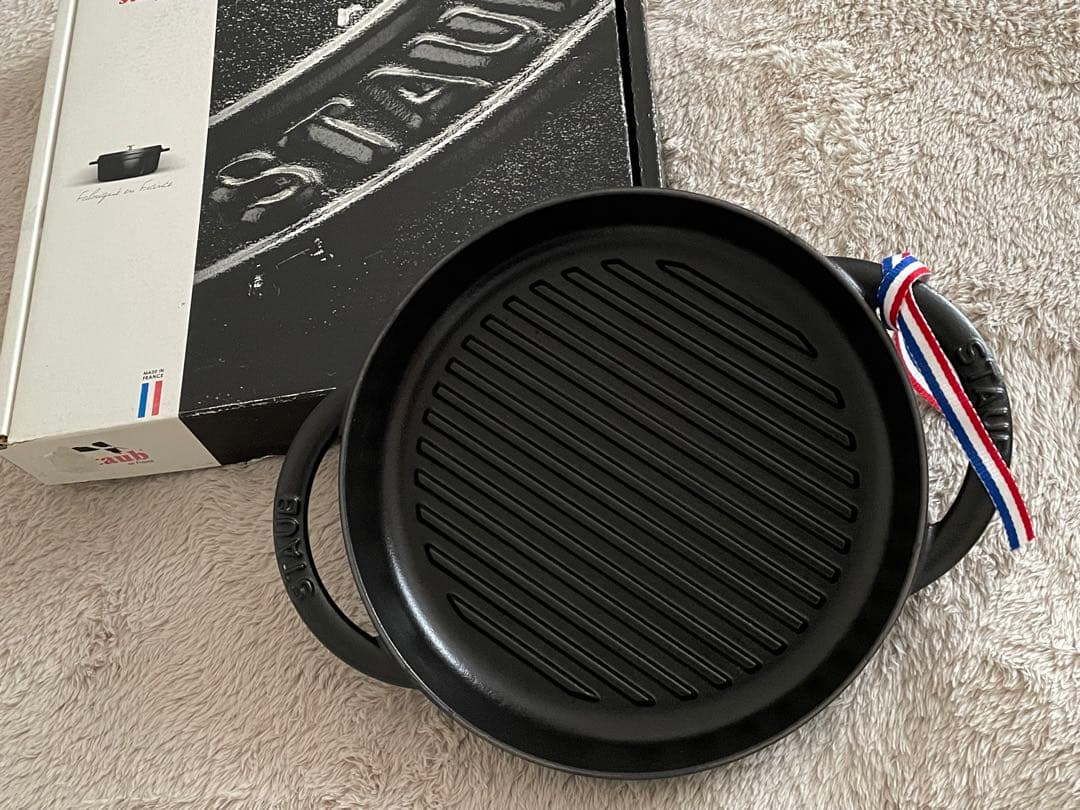 美品　staub ストウブ　ピュアグリル　22cm ブラック　黒