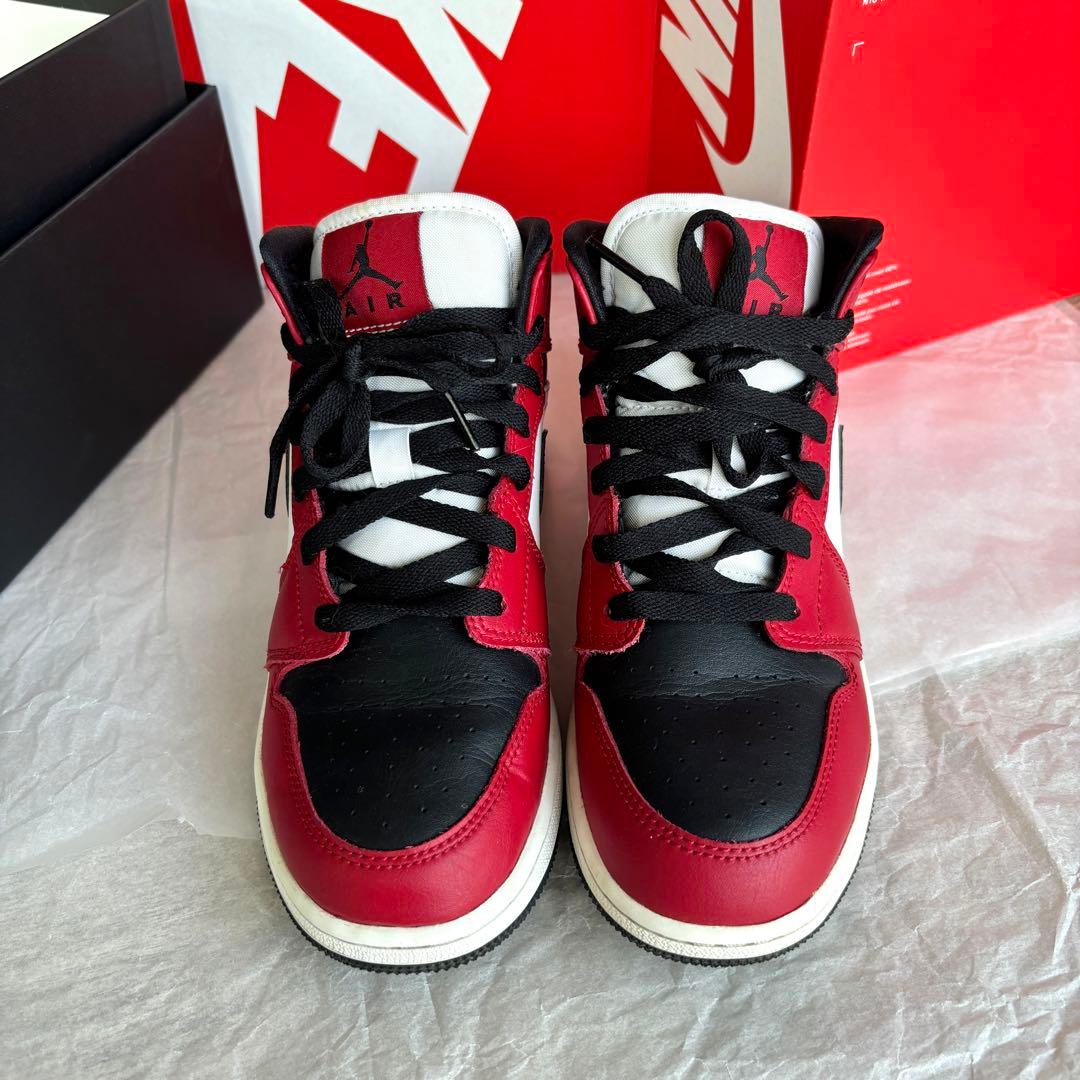 NIKE ナイキ エアジョーダン 1 シカゴブラックトゥ MID スニーカー