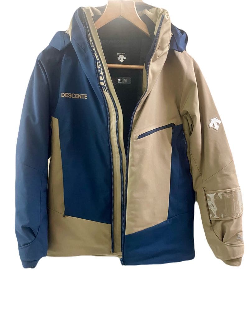 り*ご様 デサント　スキーウェア　JACKET DESCENTEメンズ・レディー