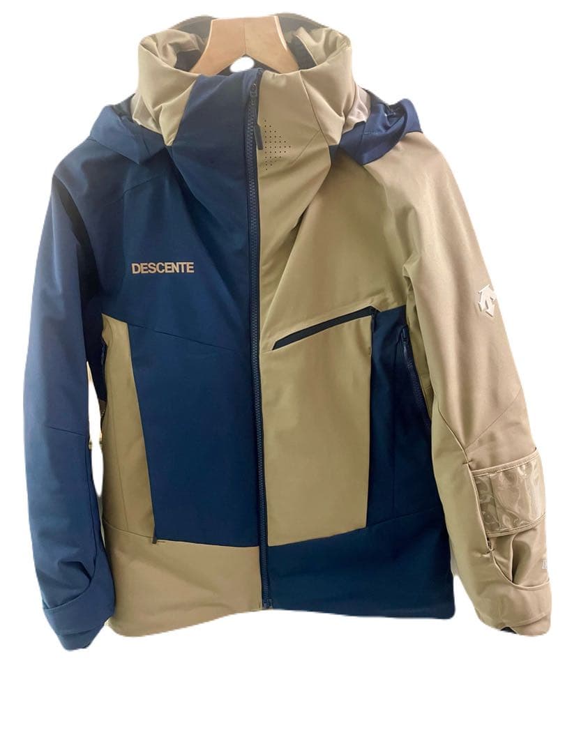 り*ご様 デサント　スキーウェア　JACKET DESCENTEメンズ・レディー