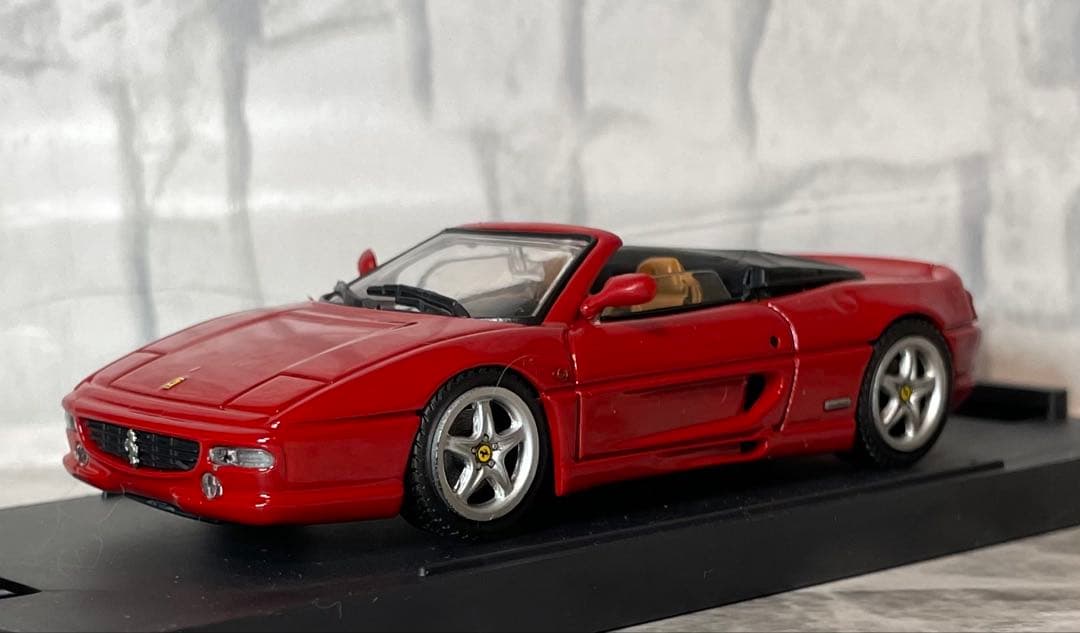 フェラーリ　F355 スパイダー　1/43 ダイキャストミニカー