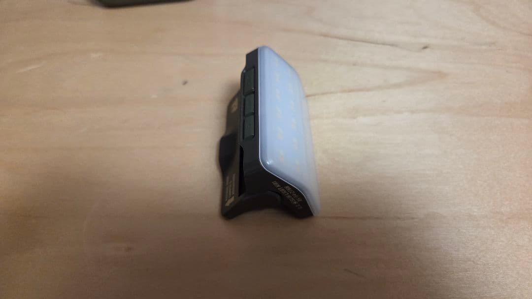 CARGO SLIM LIGHT MINI LEDライトカーキ 新品未使用