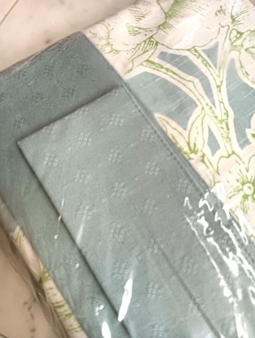 未使用保管品　ローラアシュレイ　カーテン