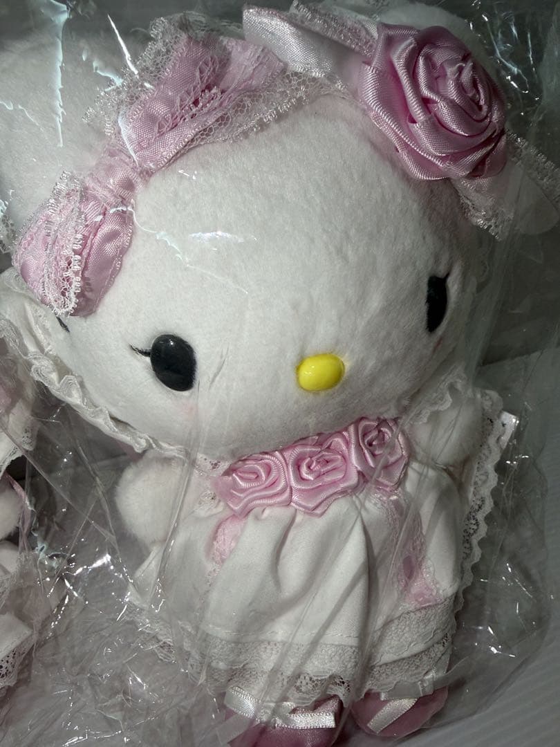 ハローキティ ホワイトフリルシリーズ ぬいぐるみ・マスコット