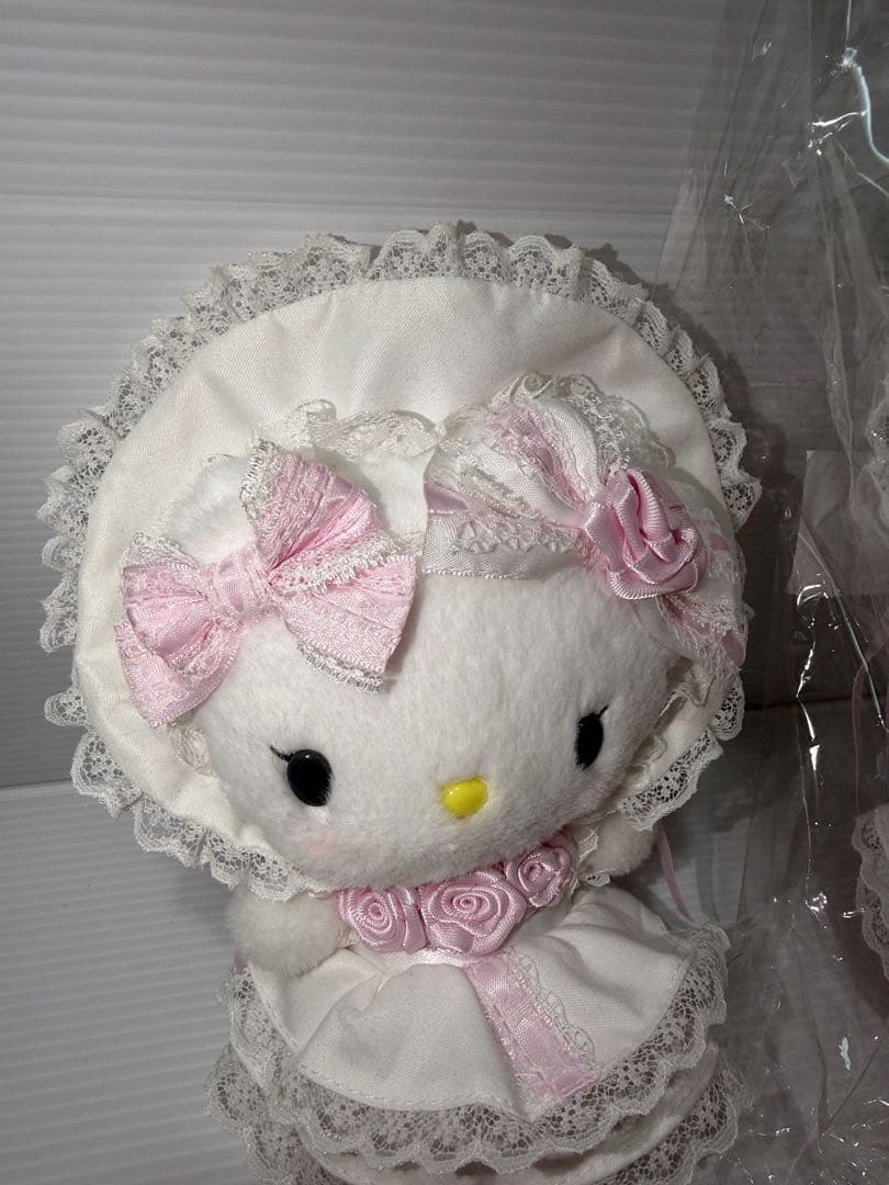 ハローキティ ホワイトフリルシリーズ ぬいぐるみ・マスコット