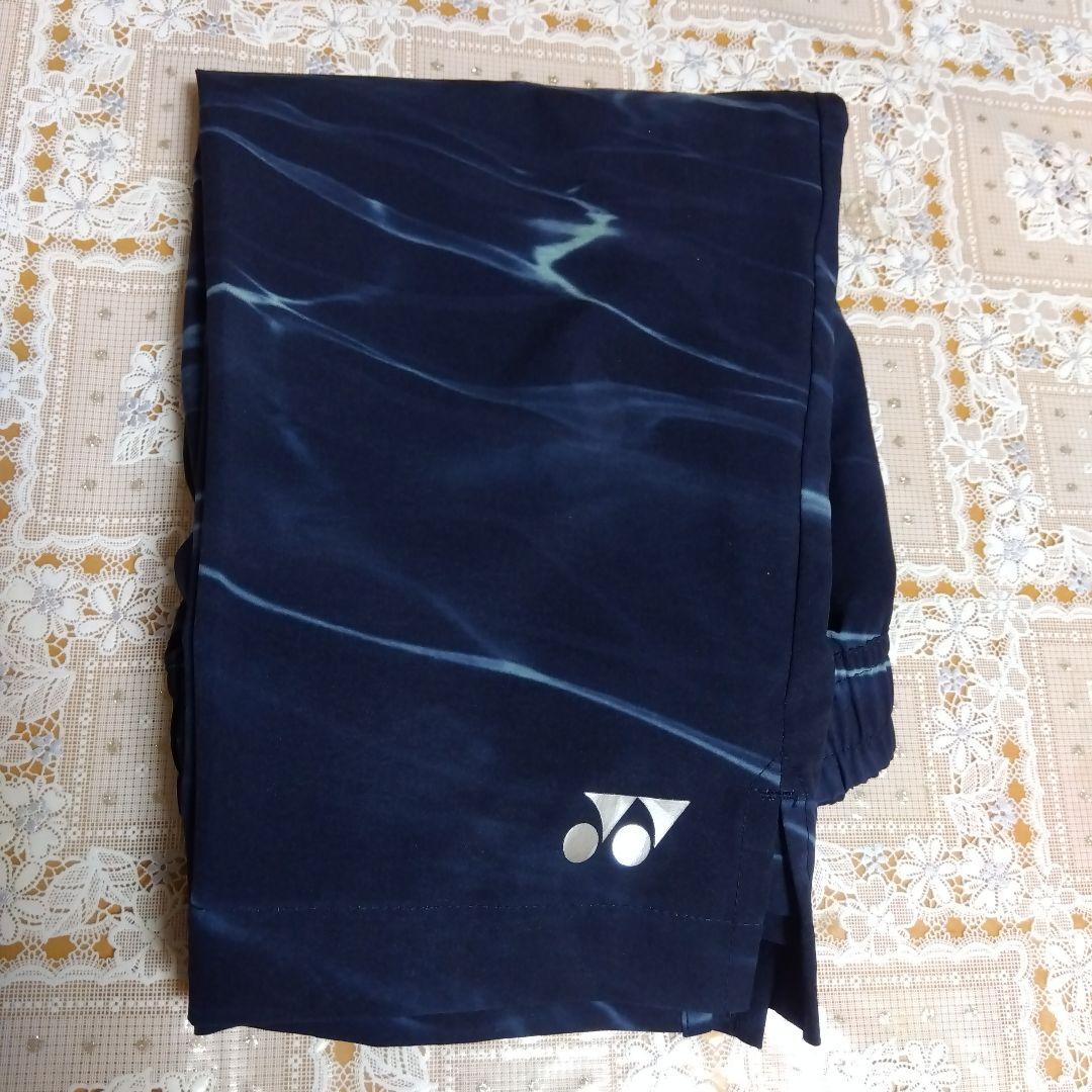 美品✨ ㊺ YONEX ハーフパンツ／ユニ L／波柄／数量限定