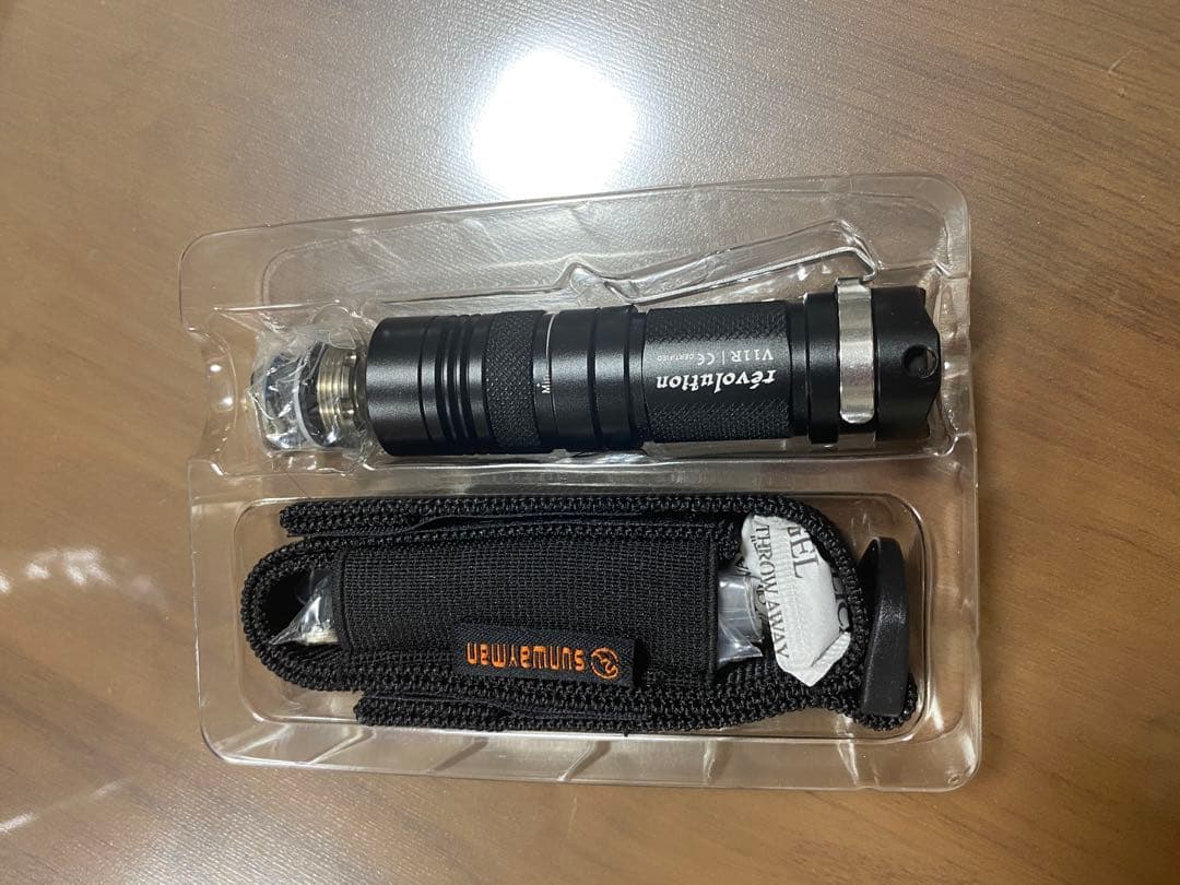 sunwayman V11R タクティカルフラッシュライト 新品