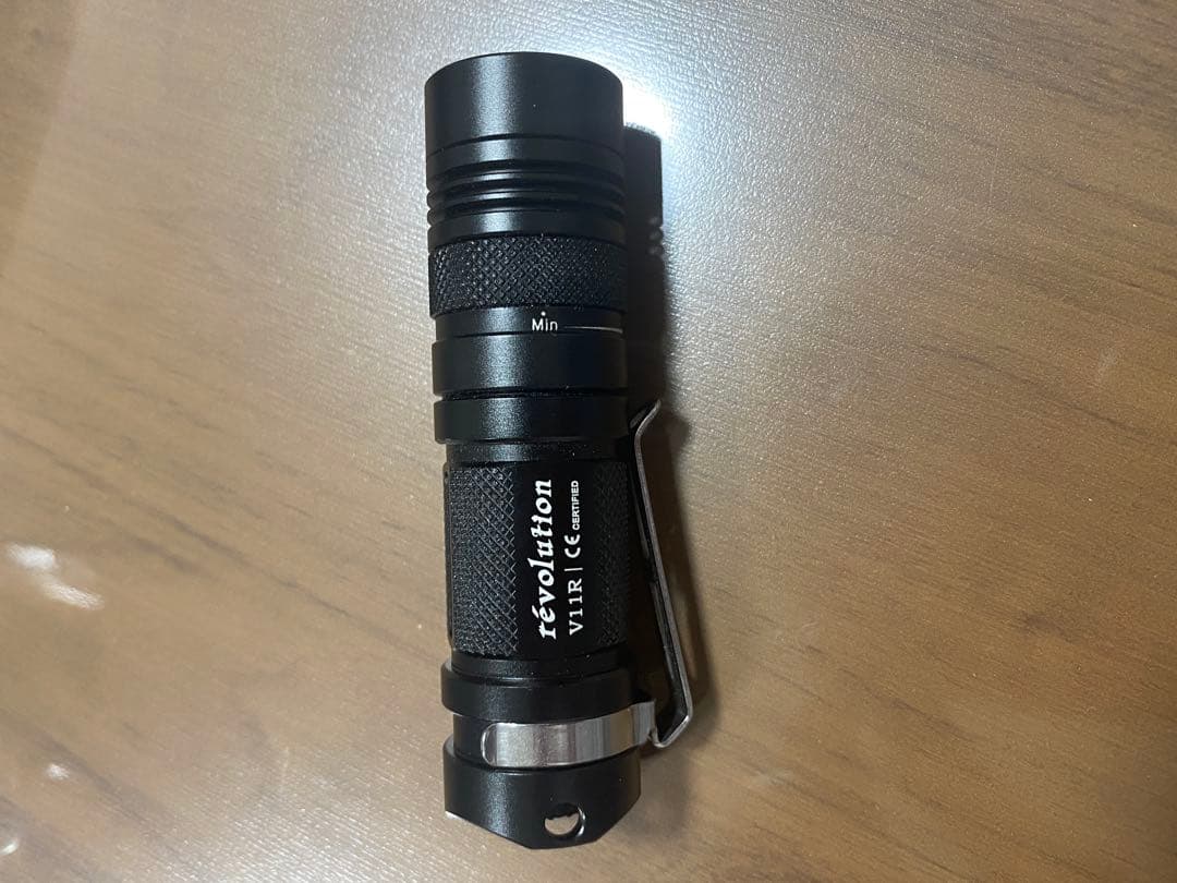 sunwayman V11R タクティカルフラッシュライト 新品