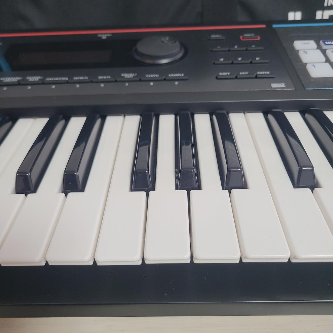 美品★Roland JUNO-DS 61 シンセサイザー ソフトケース・ペダル付