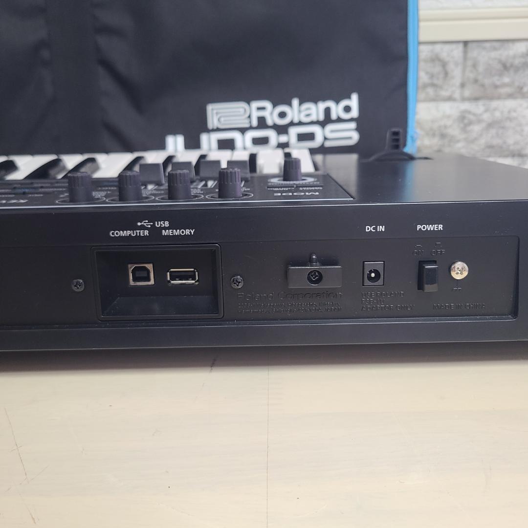 美品★Roland JUNO-DS 61 シンセサイザー ソフトケース・ペダル付