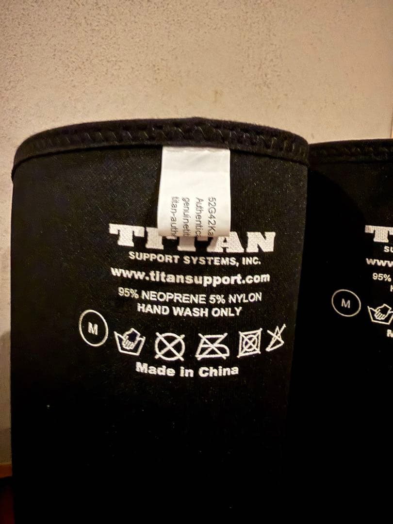 試着のみ超美品タイタンTITAN TKS ニースリーブ Mサイズ
