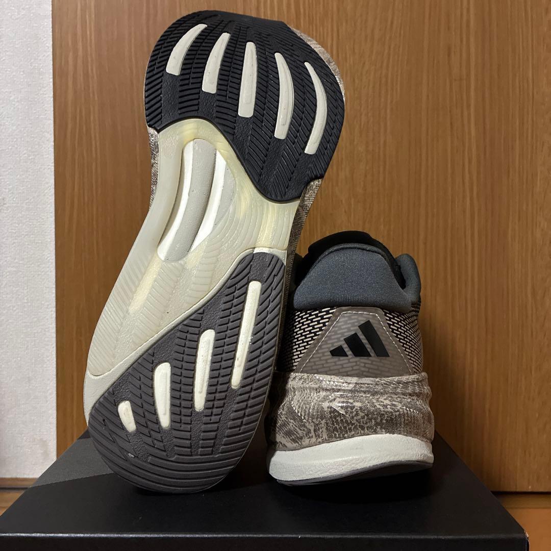 アディダス ランニングシューズ　スーパーノヴァ ライズID8781 【25cm】