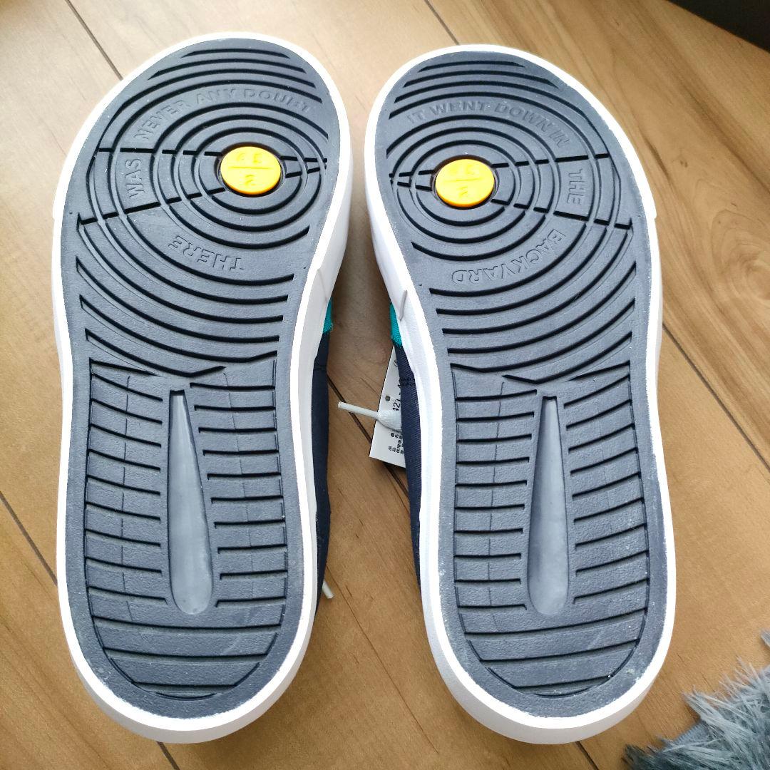 新品　未用　メンス鞋　NIKE　28.5