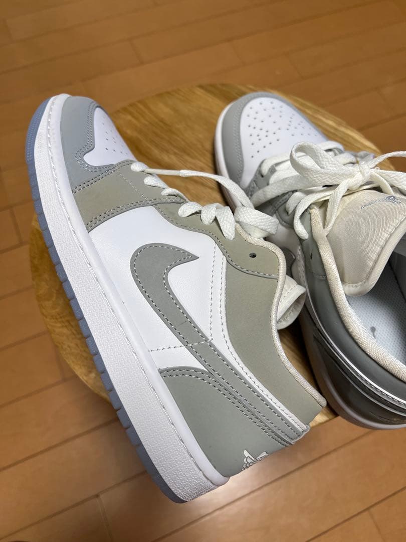 お値下げ！Nike Air Jordan 1 Low ホワイト/グレー 女性用