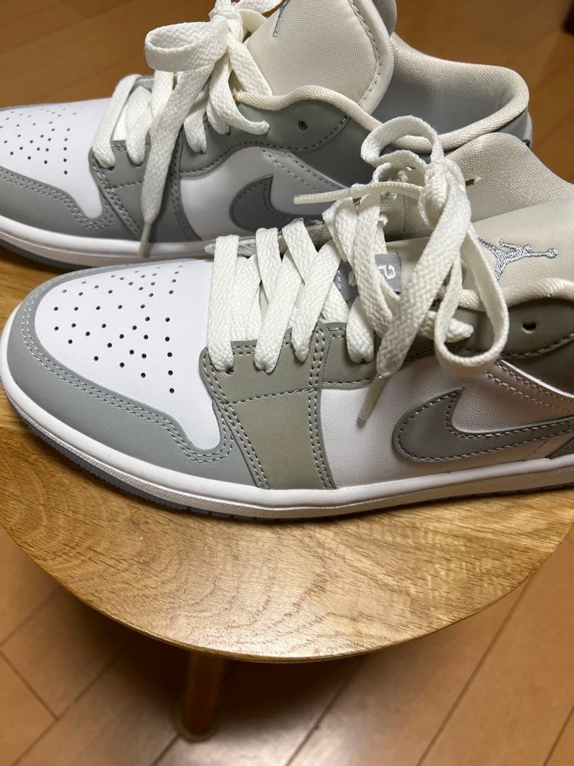 お値下げ！Nike Air Jordan 1 Low ホワイト/グレー 女性用
