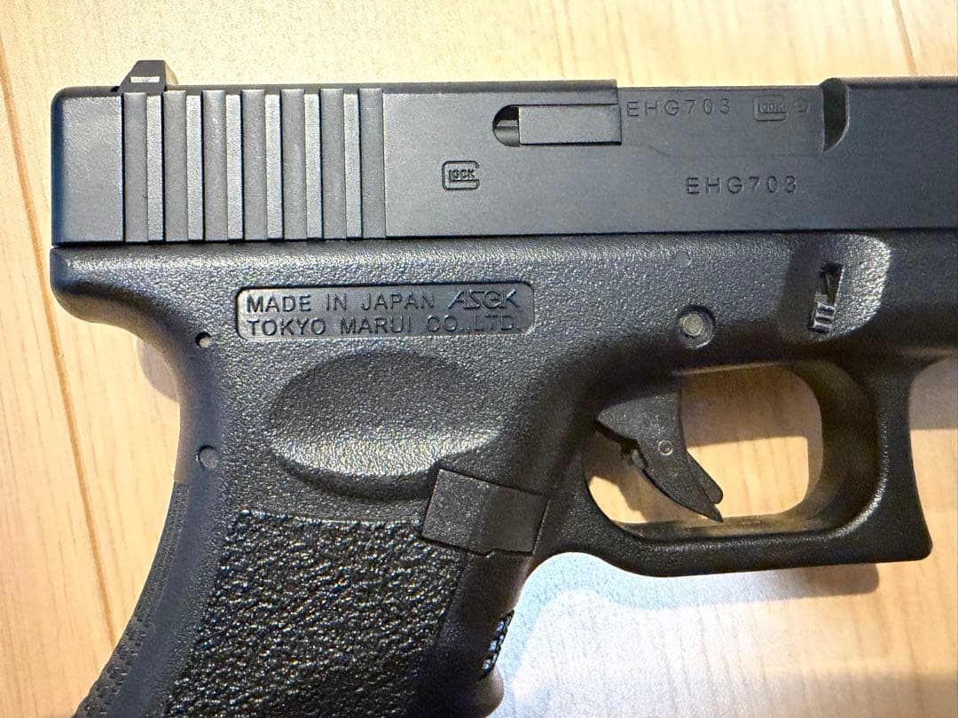 ほ*ひ様 東京マルイ GLOCK 18C 電動ガン バッテリー 充電器付き