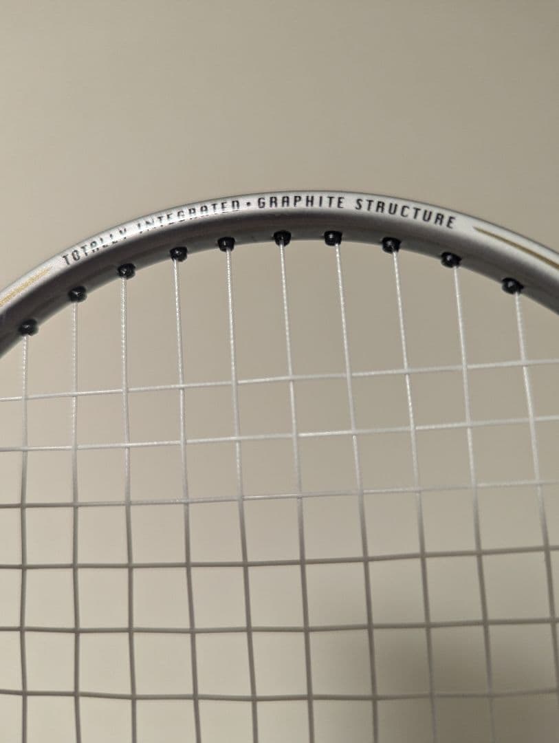 美品中古　２０２４年版　YONEX Carbonex 20 バドミントンラケット