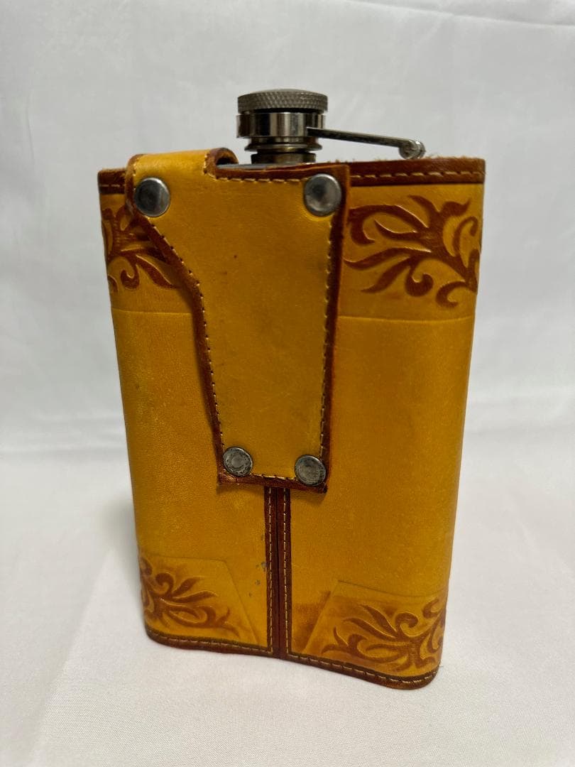 スキットル　携帯ウイスキーボトル　革カバー付（Damoiseau Rhum）