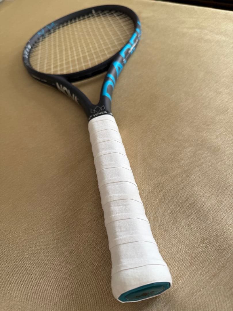 DIADEM NOVA 100 テニスラケット