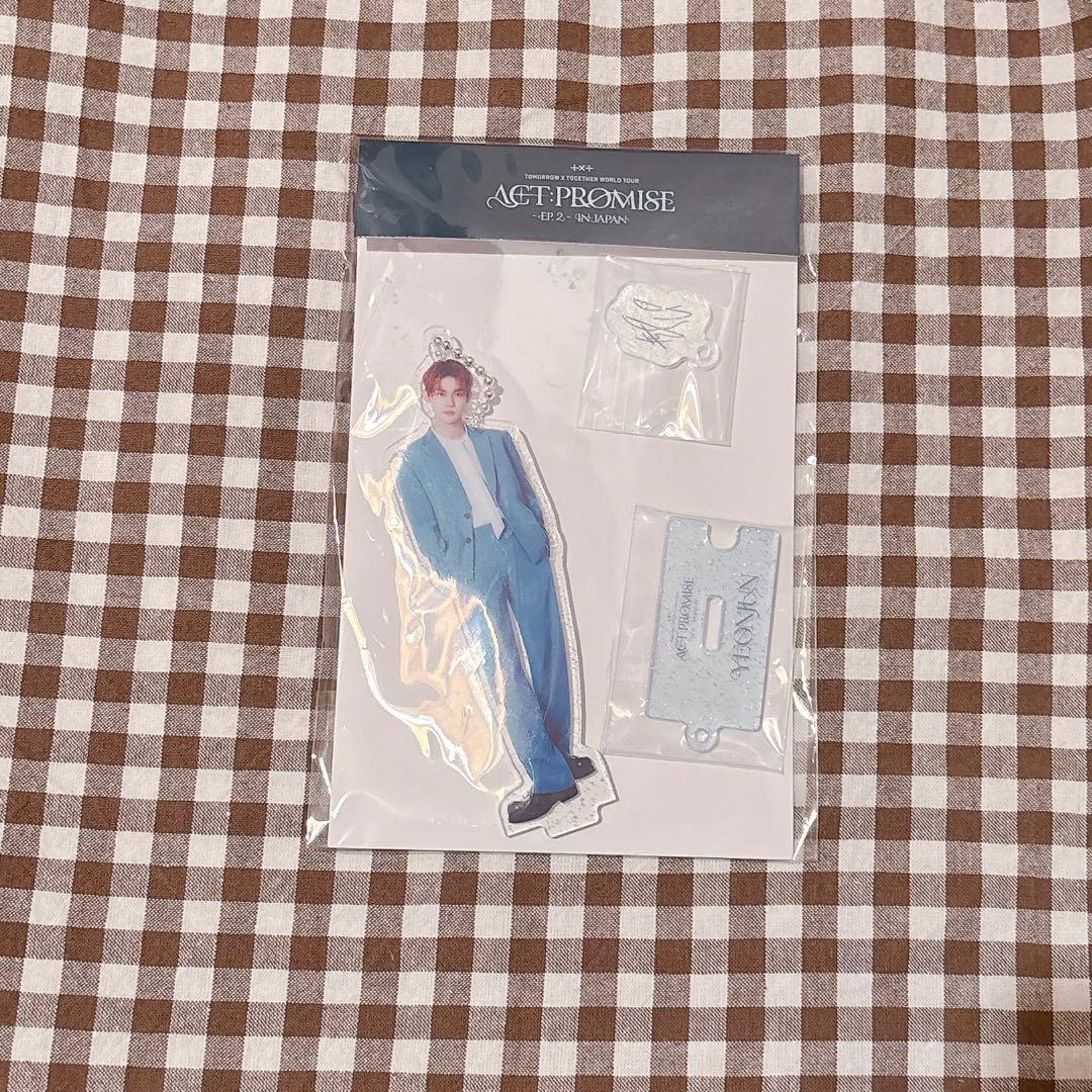 txt ヨンジュン アクリルスタンド
