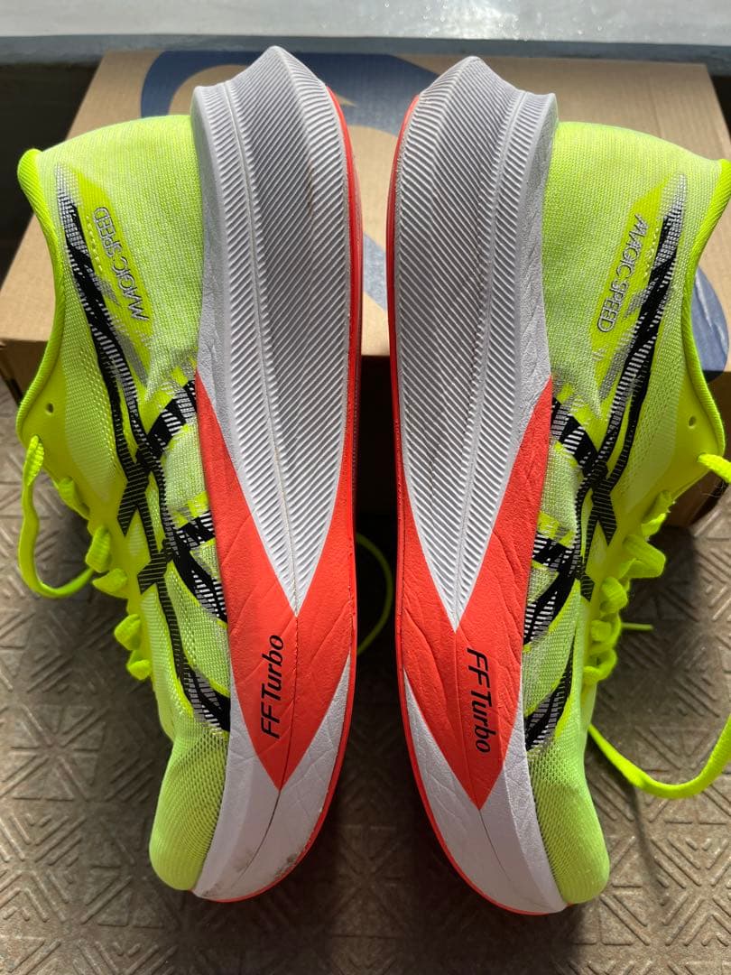 アシックス MAGIC SPEED 4蛍光イエロー27.5cm