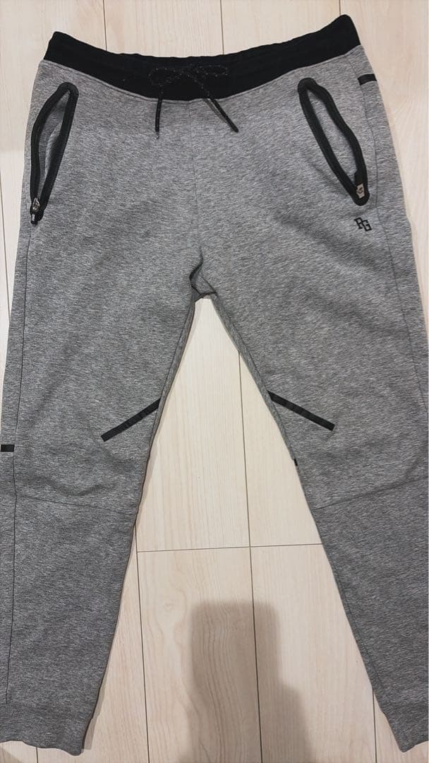 パーリーゲイツサイズ5グレー スリムフィットパンツ ジッパーポケット付き