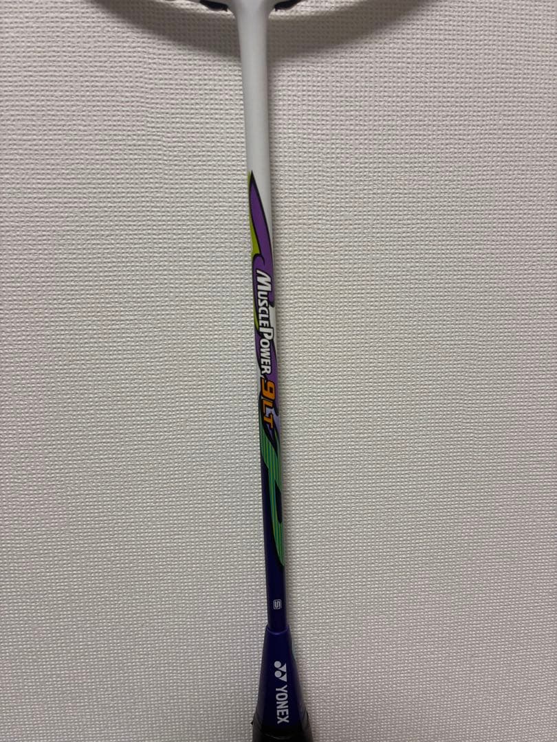 ほぼ新品！YONEX マッスルパワー9LTバドミントンラケット　ソフトケース付