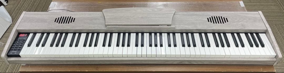 スタンド付き　電子ピアノ88鍵盤　給電タイプ　木目調ボディ　グレー