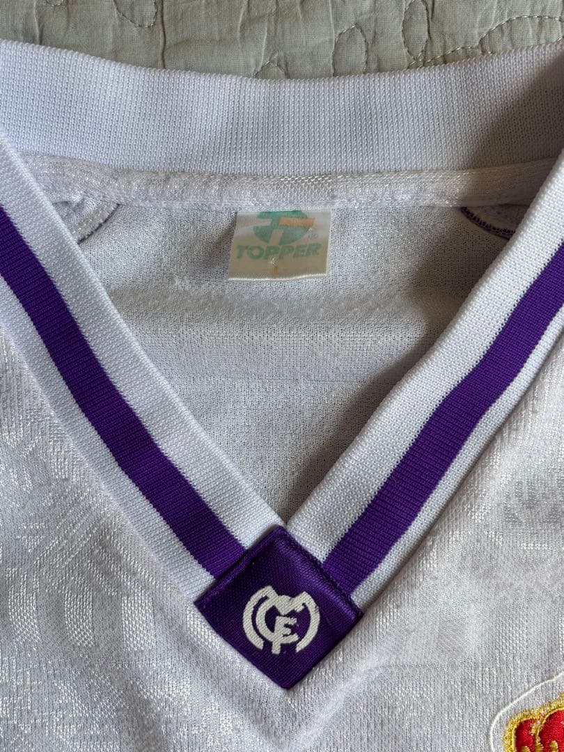 1990-92 Real Madrid ユニフォーム　ホワイトシャツ Vネック