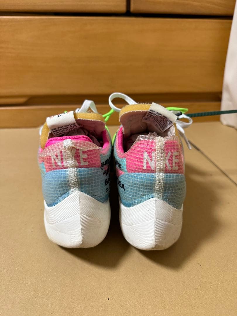 Nike Off Whiteコラボ スパイクシューズ 青/ピンク/黄