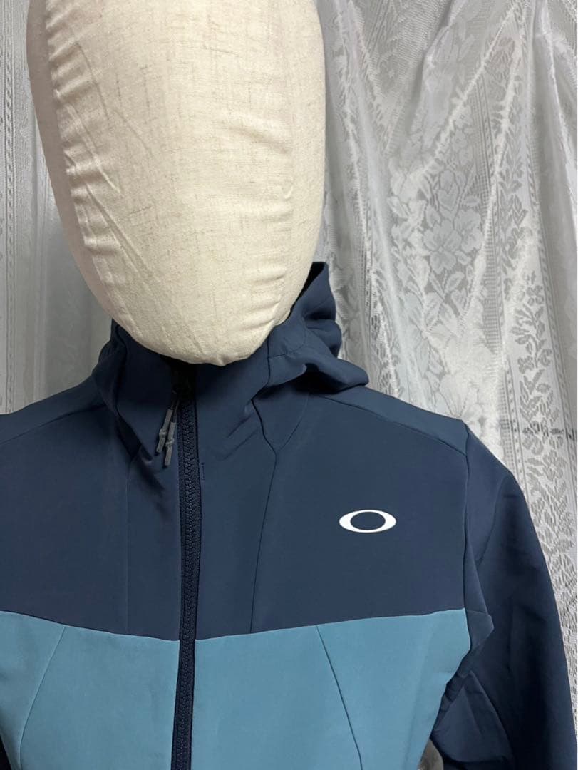 OAKLEY オークリー　ジップアップ　パーカー　ストレッチ　デカロゴ　Ｓサイズ