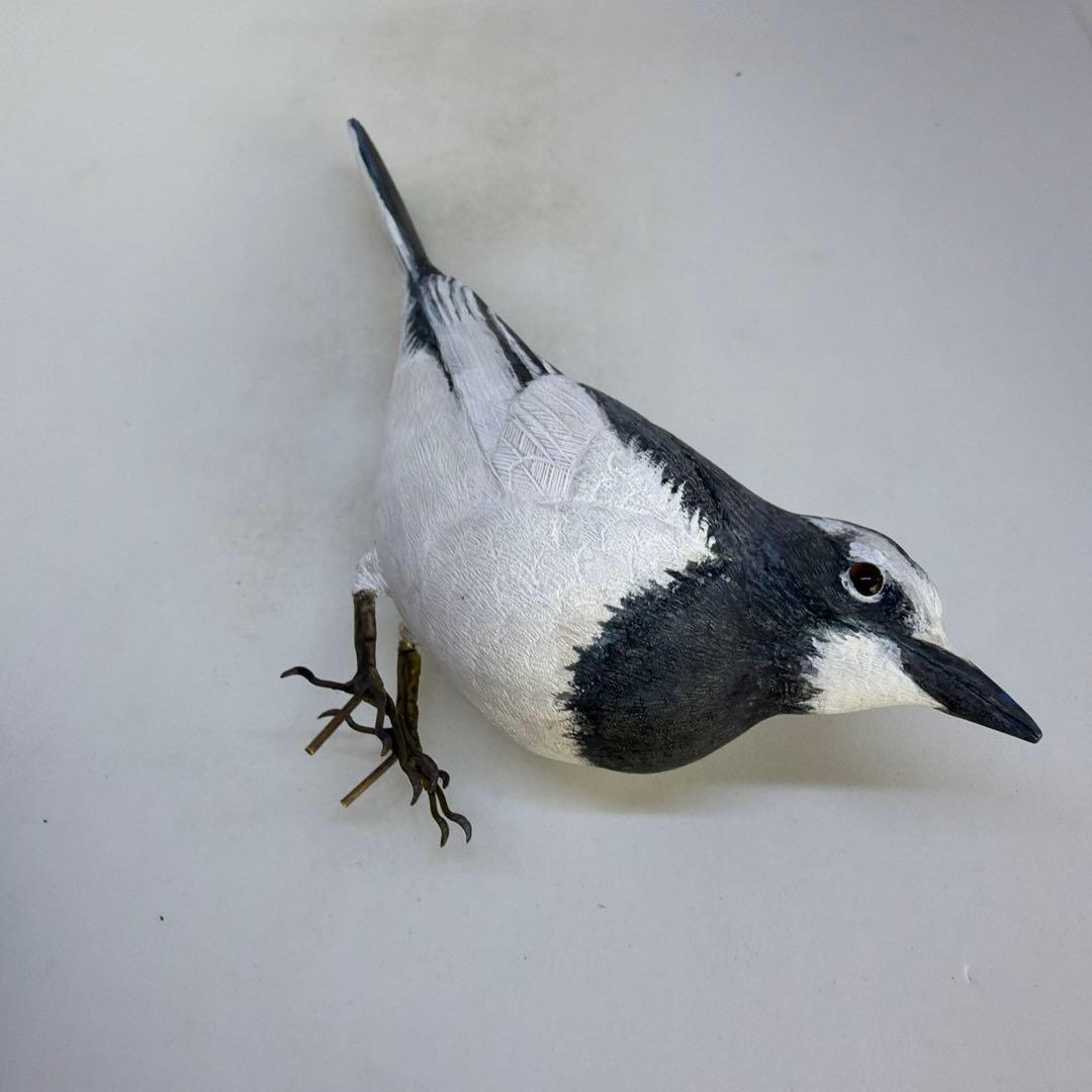 野鳥　セグロセキレイ　木彫り　ハンドメイド　リアルバードカービング　　　一点物
