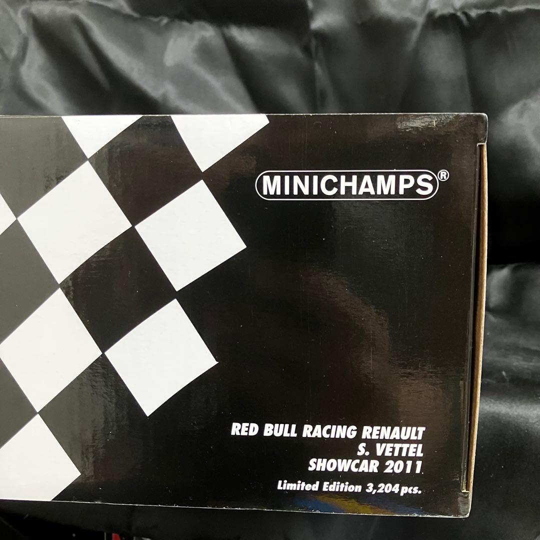 ミニカー RED BULL RENAULT F1 MINI CHAMPS 1/18