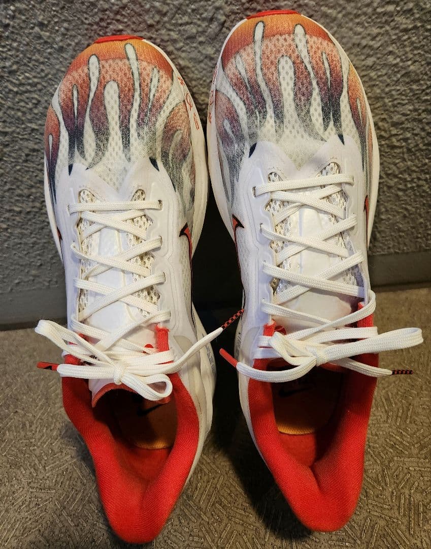 週末限定値下げ　NIKE ズームフライ6　26.5cm
