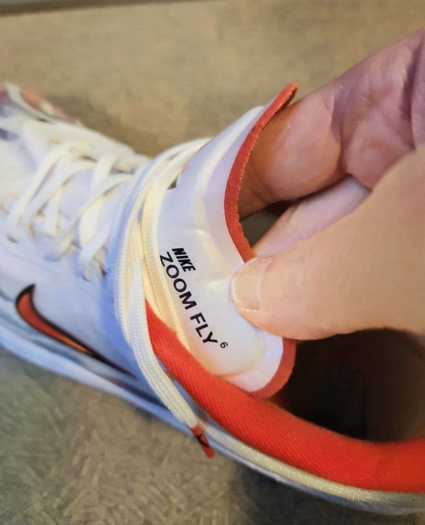 週末限定値下げ　NIKE ズームフライ6　26.5cm