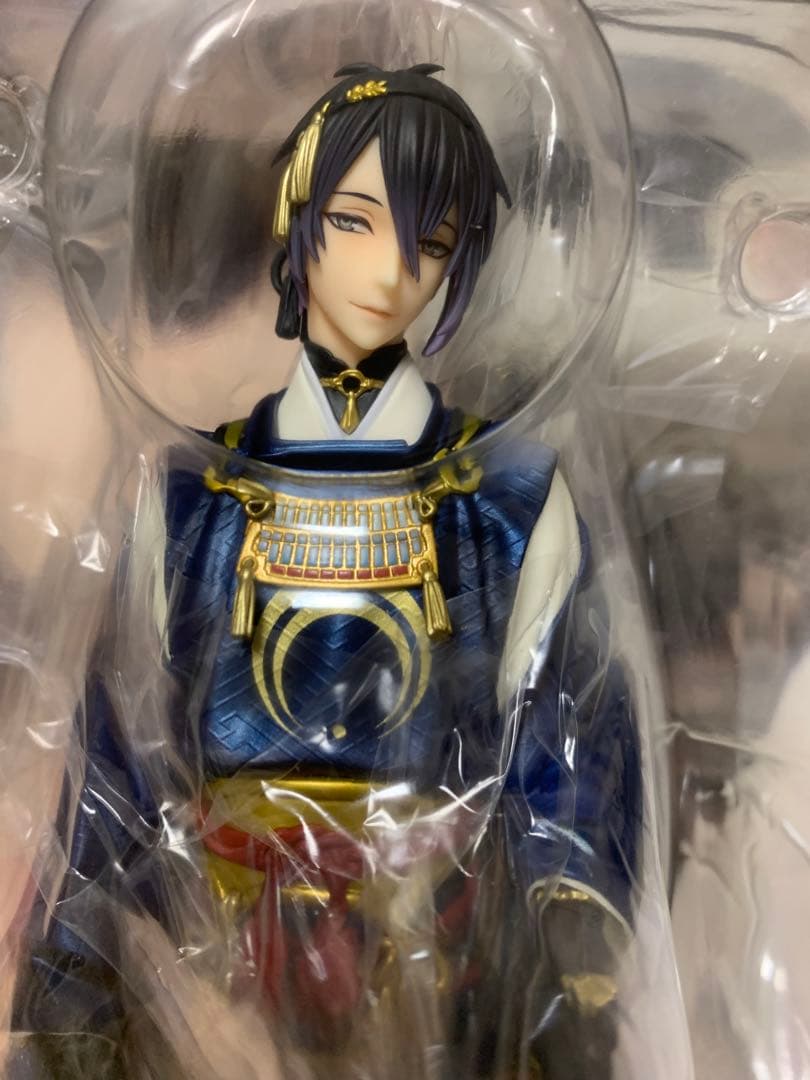 刀剣乱舞 フィギュア 1/8 三日月宗近 鶴丸国永