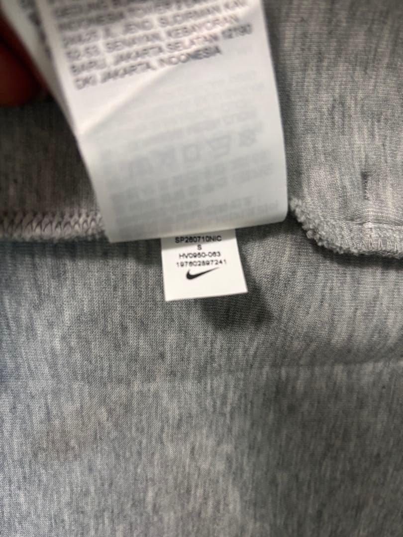 Nikeテックフリースグレー上下s