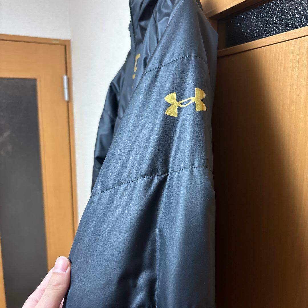 UNDER ARMOUR フード付きアウターダウンジャケット