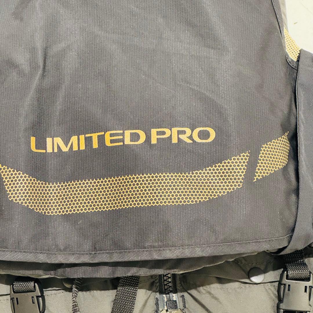 シマノ ネクサス フローティングベスト BOA VF-112K【実力派モデル】
