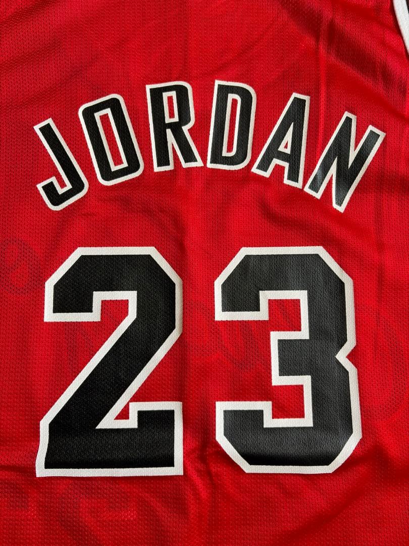 Chicago Bulls Jordan 23 ユニホーム筆記体