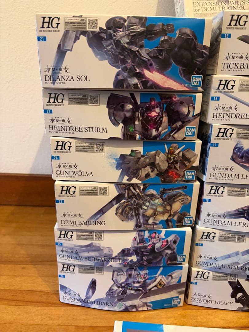HG ガンプラ 水星の魔女 30個セット新品未組立 スタンド付き デカールおまけ