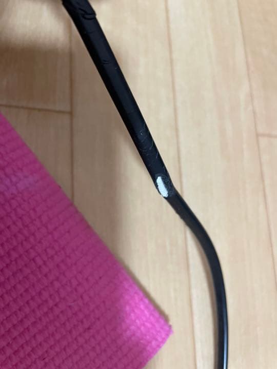 一部剥がれがありますが問題なく動きます。値引きもいたしますいかがでしょうか。