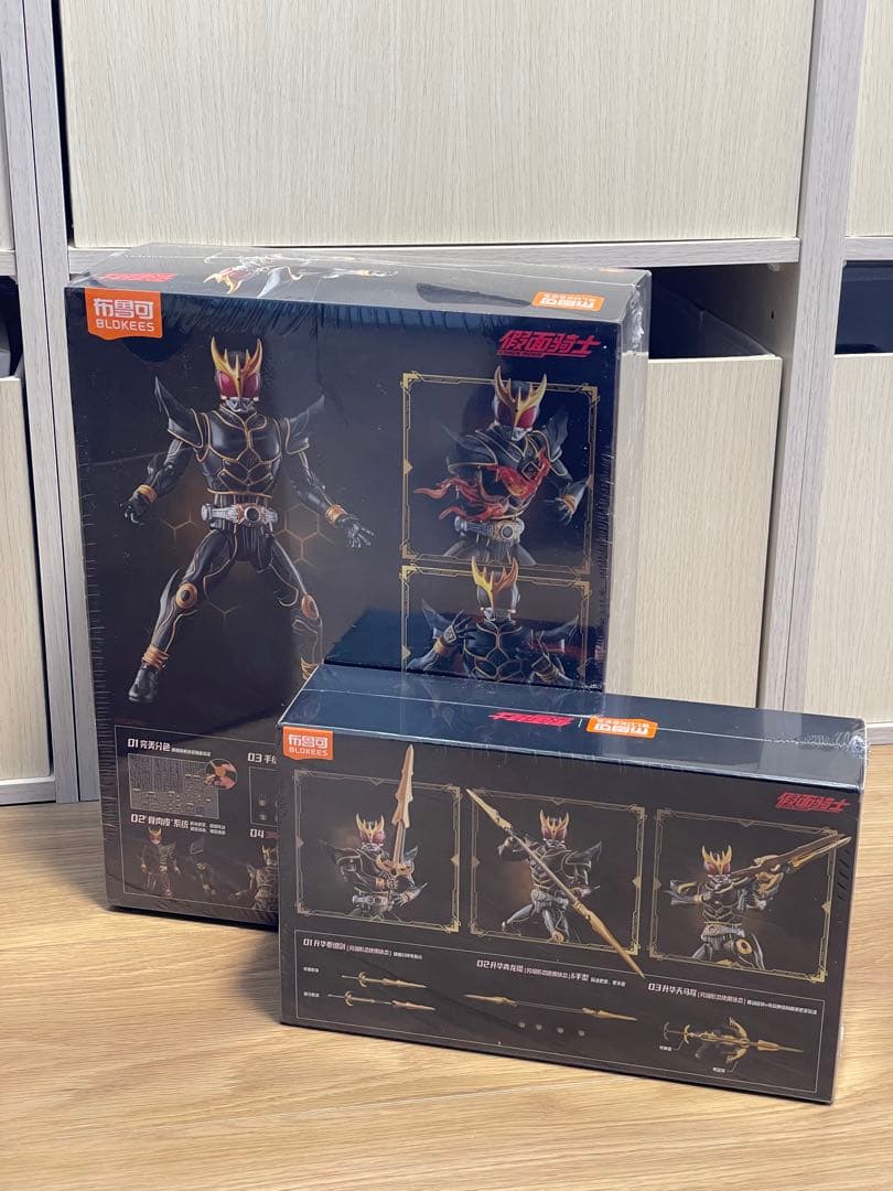 blockees 仮面ライダークウガ　アルティメットフォーム　本体　武器セット
