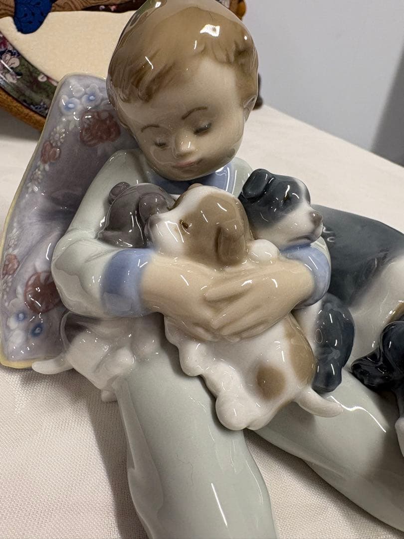 LLADRO リヤドロ「みんな　ねんね」犬　置物