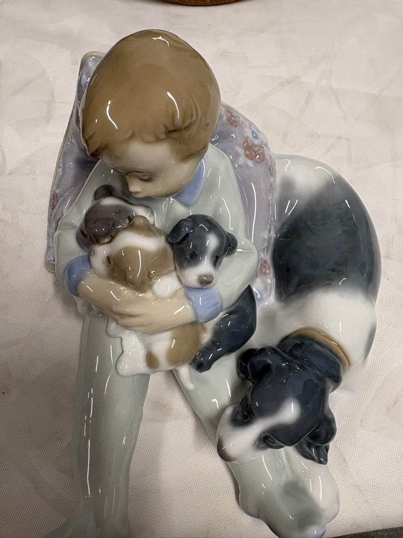 LLADRO リヤドロ「みんな　ねんね」犬　置物