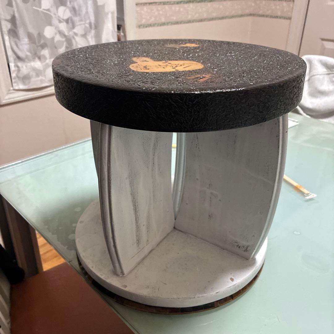 木製円形テーブル 金色装飾　花台　椅子　ハンドメイド