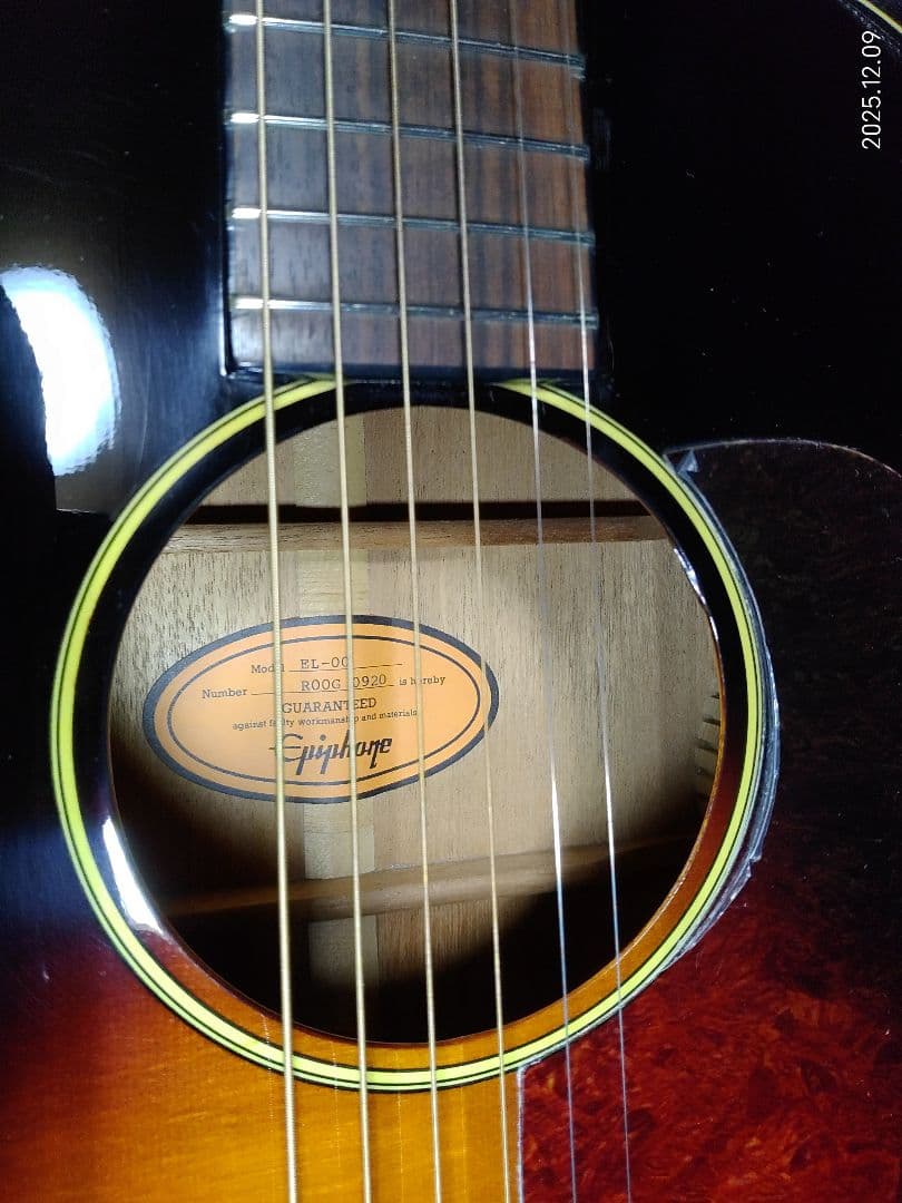 EpiphoneのGibsonヘッドの小振りアコギEL-00美品、ハードケース付