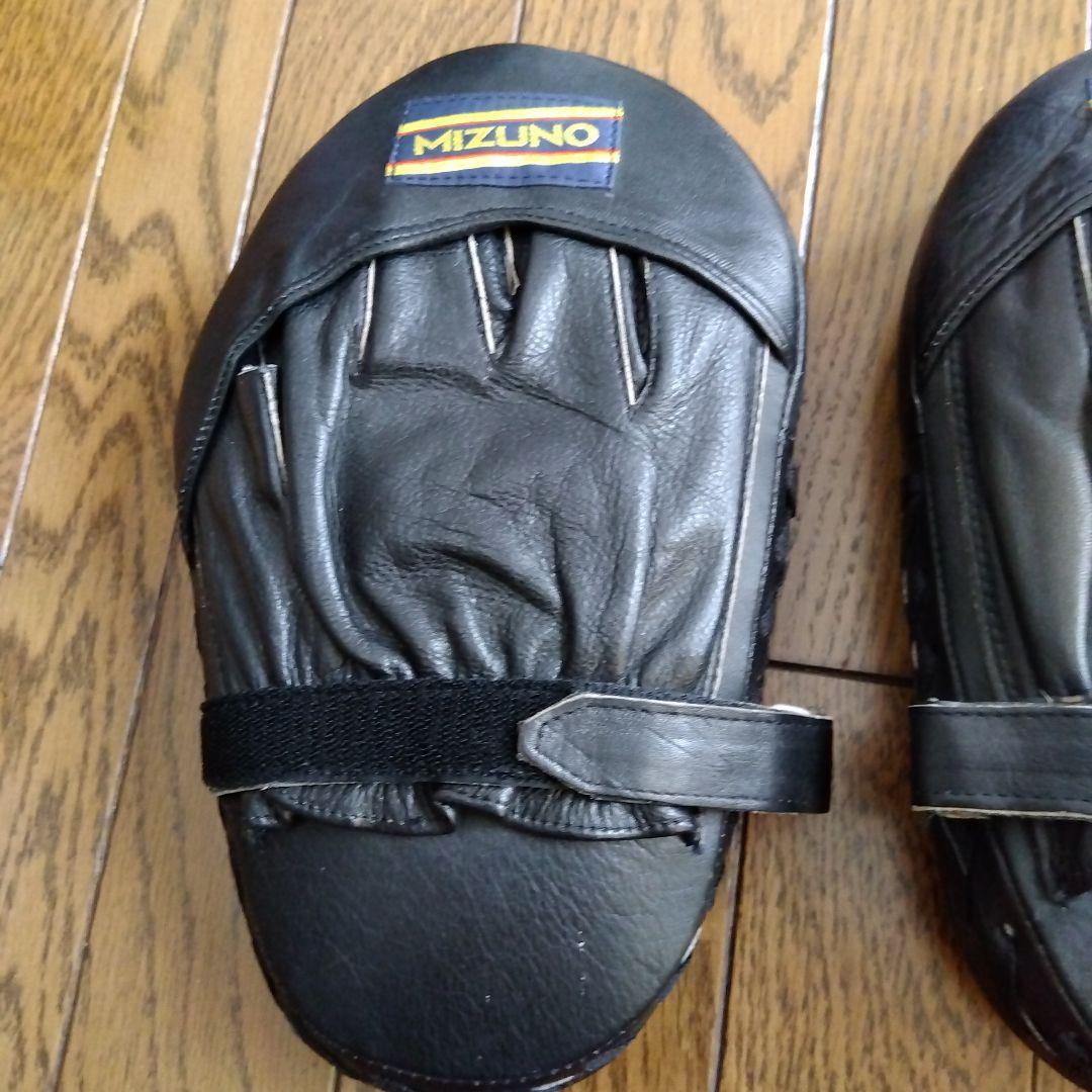 超美品、一流メーカー製造ミズノ パンチングミット 左右 1セット