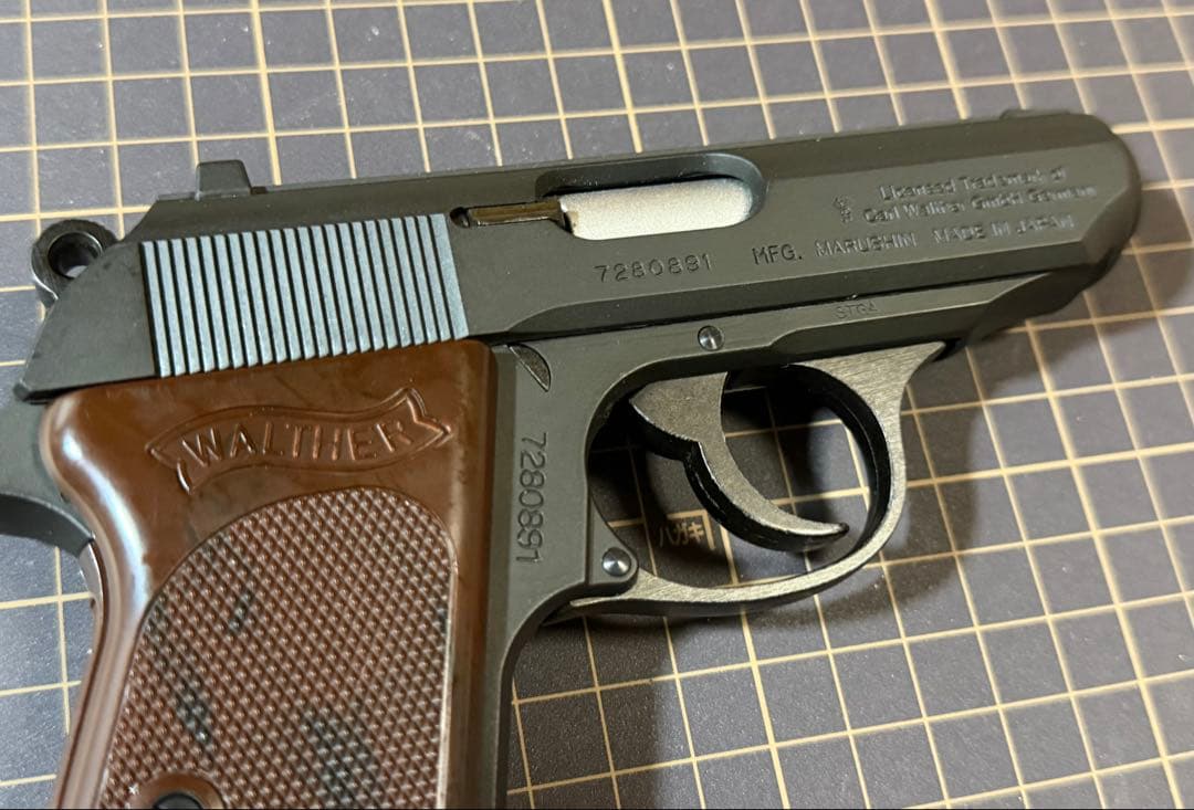 WALTHER PPK スペシャルエディション　木製グリップ付き