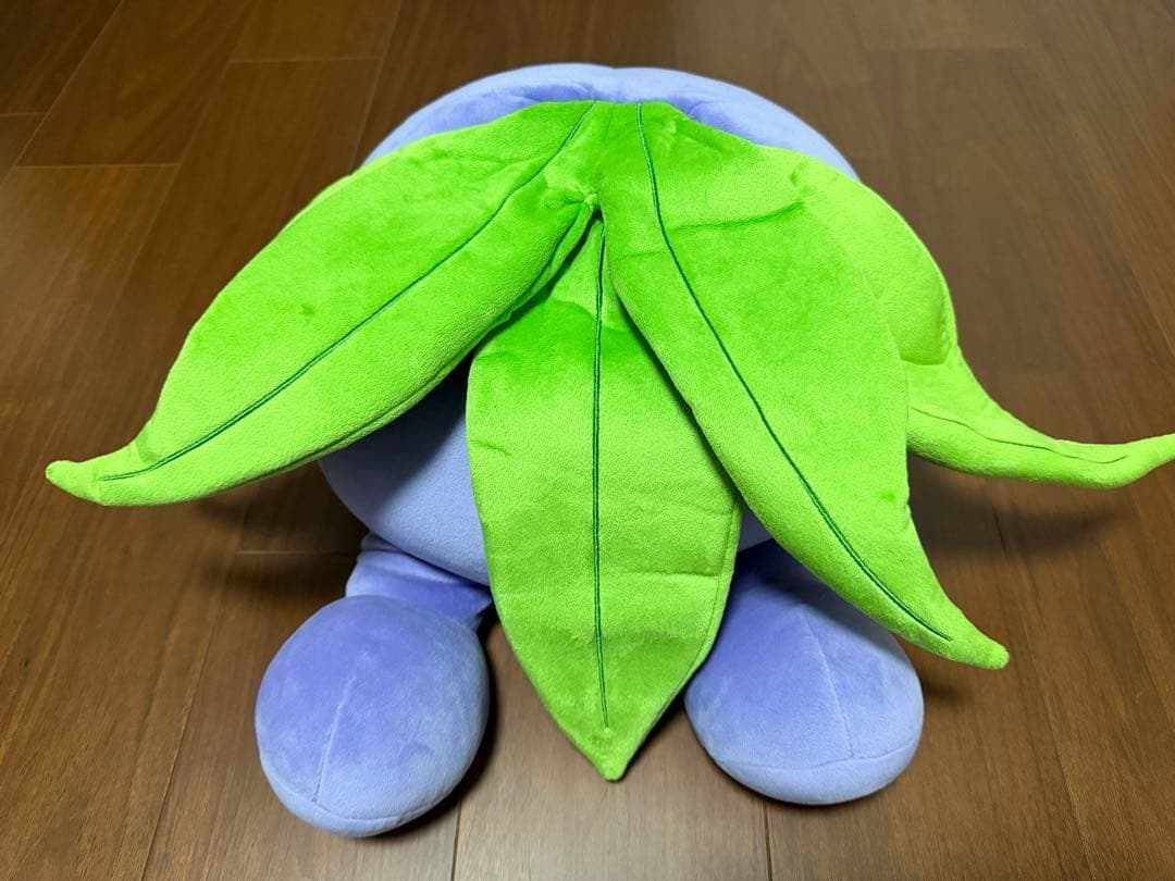 ナゾノクサ　もっちりまんまるクッション　美品タグ付き　ポケモン